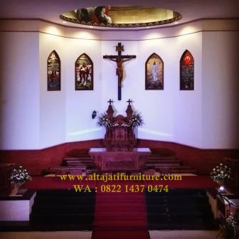 meja altar gereja katolik