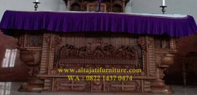 meja altar gereja katolik