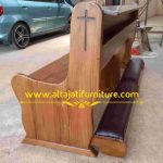Bangku Gereja Kayu Jati Ukir Salib dengan Kneeler Jok Kulit